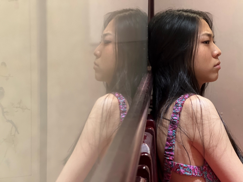 左撇子女孩
