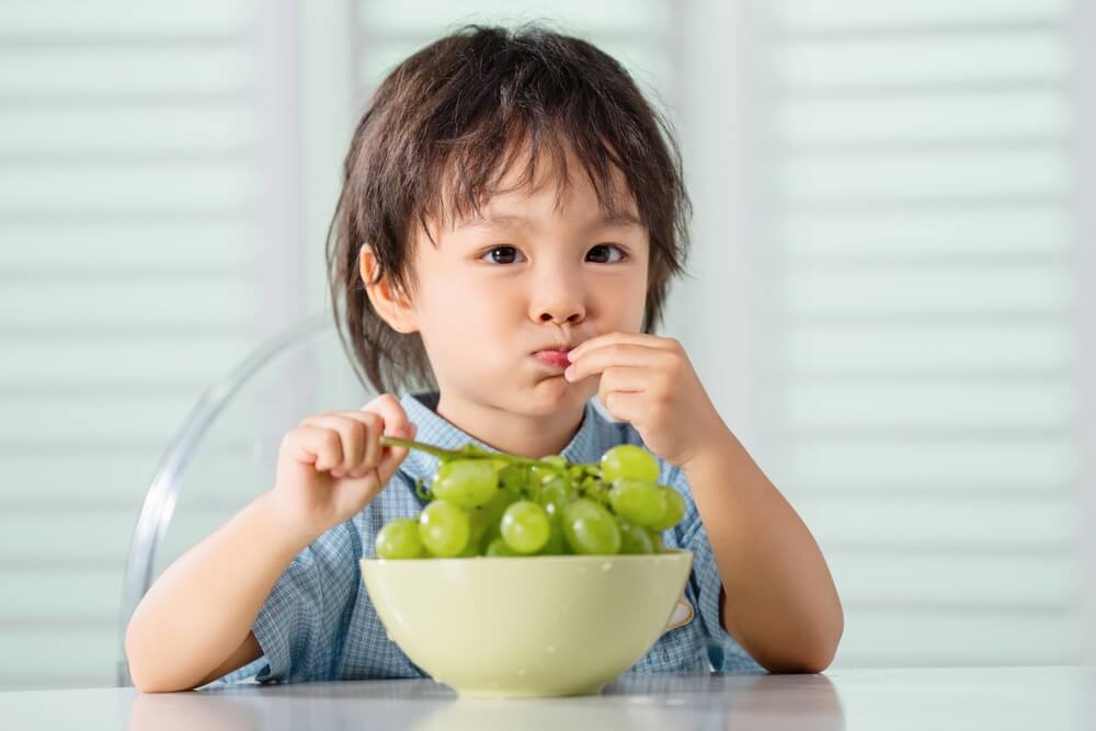 孩子喝果汁
