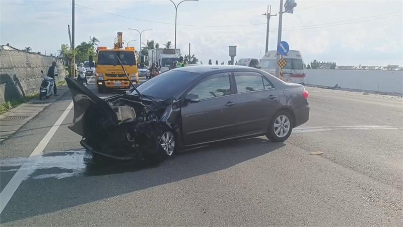 爸爸|學生|兒子|孩子|開車|上學|接送|死亡車禍|對撞|行車安全|學校