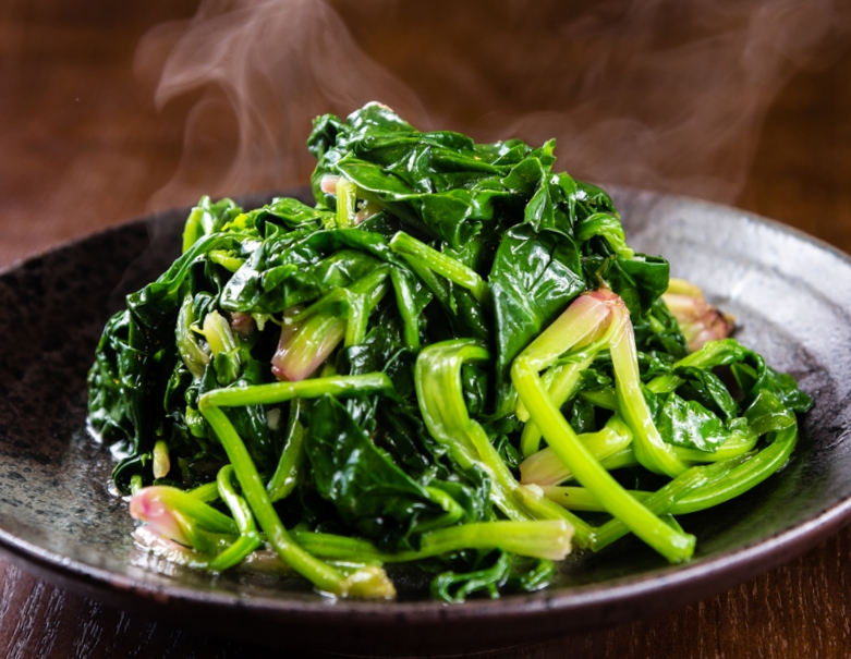 菠菜只清炒浪費營養，營養師建議這樣共炒