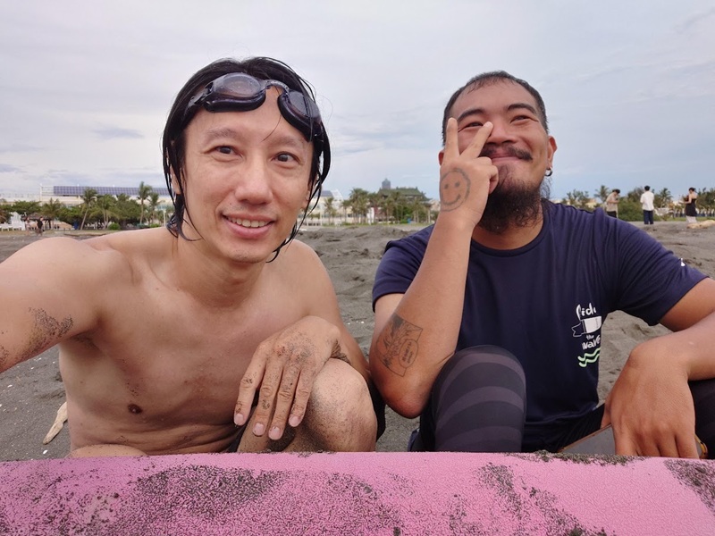 海邊|海灘|海水|海水拉力|危險|陡降坡|親子玩水|放電|高雄|旗津海水浴場